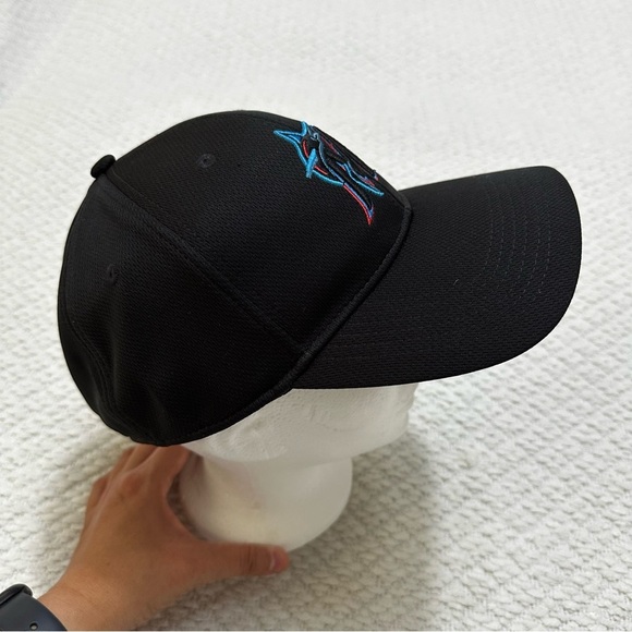 Miami Marlins Baseball Cap Team MLB Black Adjustable Hook Loop Men’s One Size - Picture 8 of 8